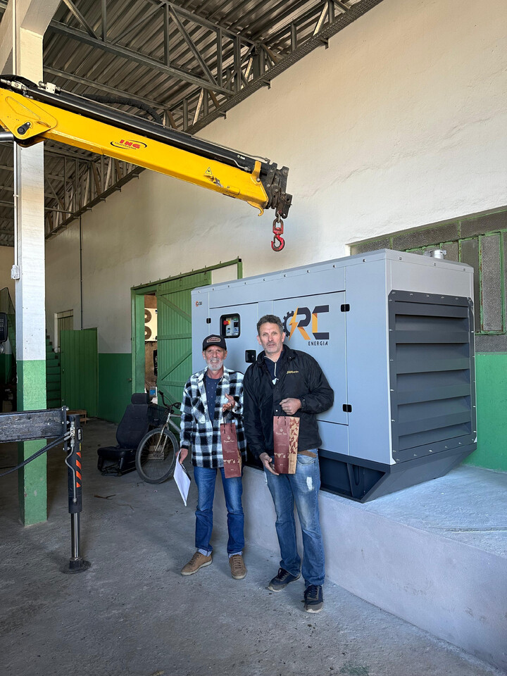 Venda de Grupo Gerador de Energia Ciklo 100kVA Carenado Automático